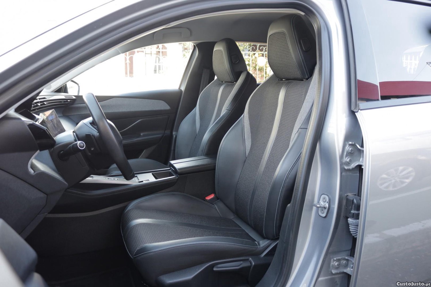 Peugeot 308 SW 1.6 Hybrid Allure Pack e-EAT8 180cv — fotografia 42