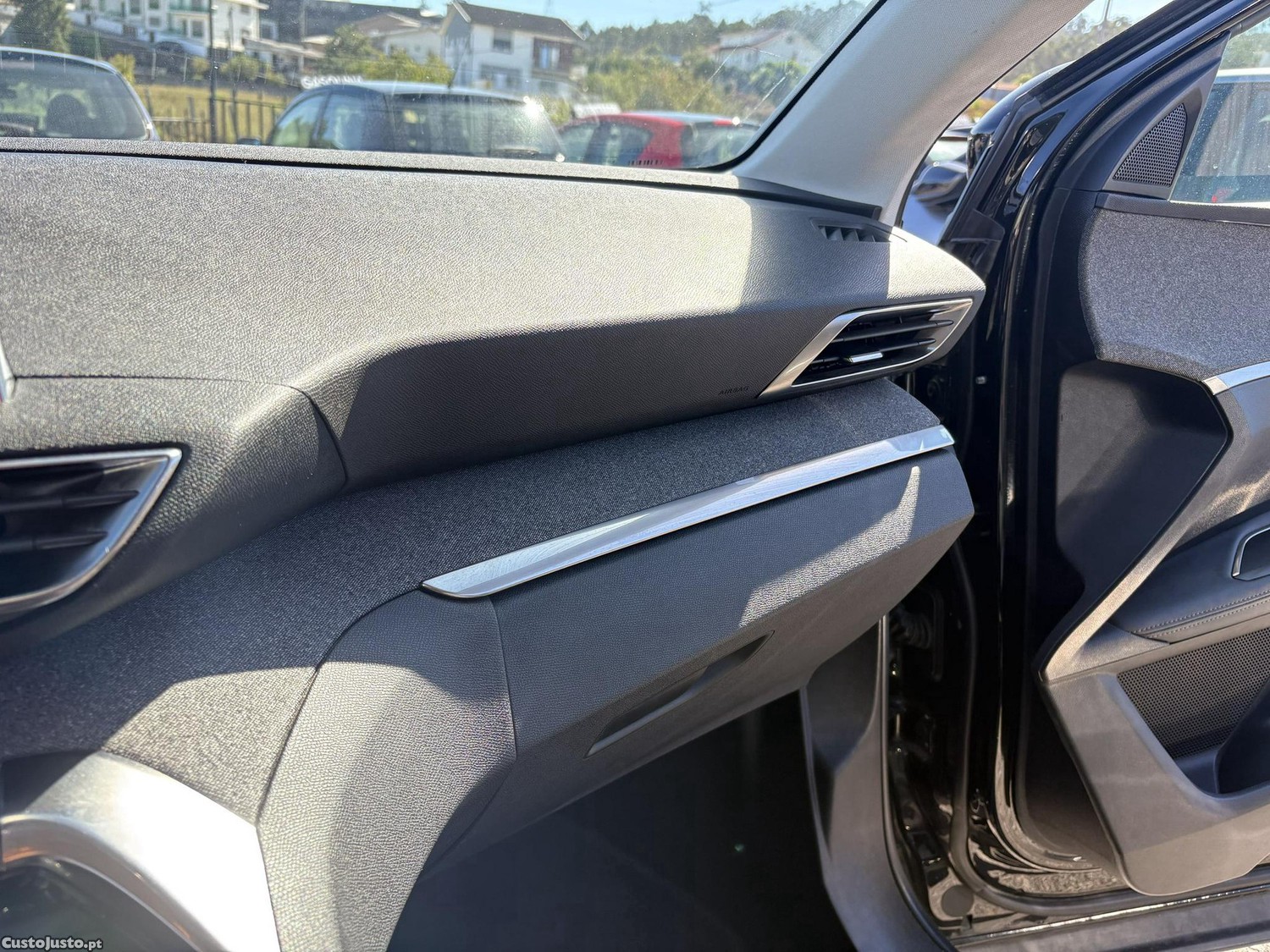 Peugeot 3008 1.2 PureTech Allure EAT8 — fotografia 3