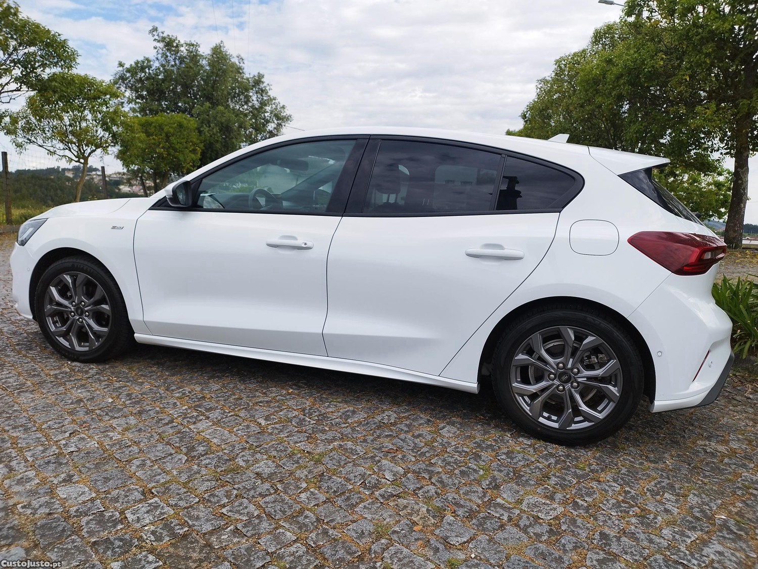 Ford Focus 1.0 ECOBOOST HYBRID ST-LINE — fotografia 5
