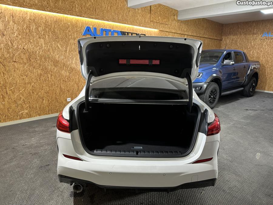 BMW 216 d Pack Desportivo M — fotografia 3