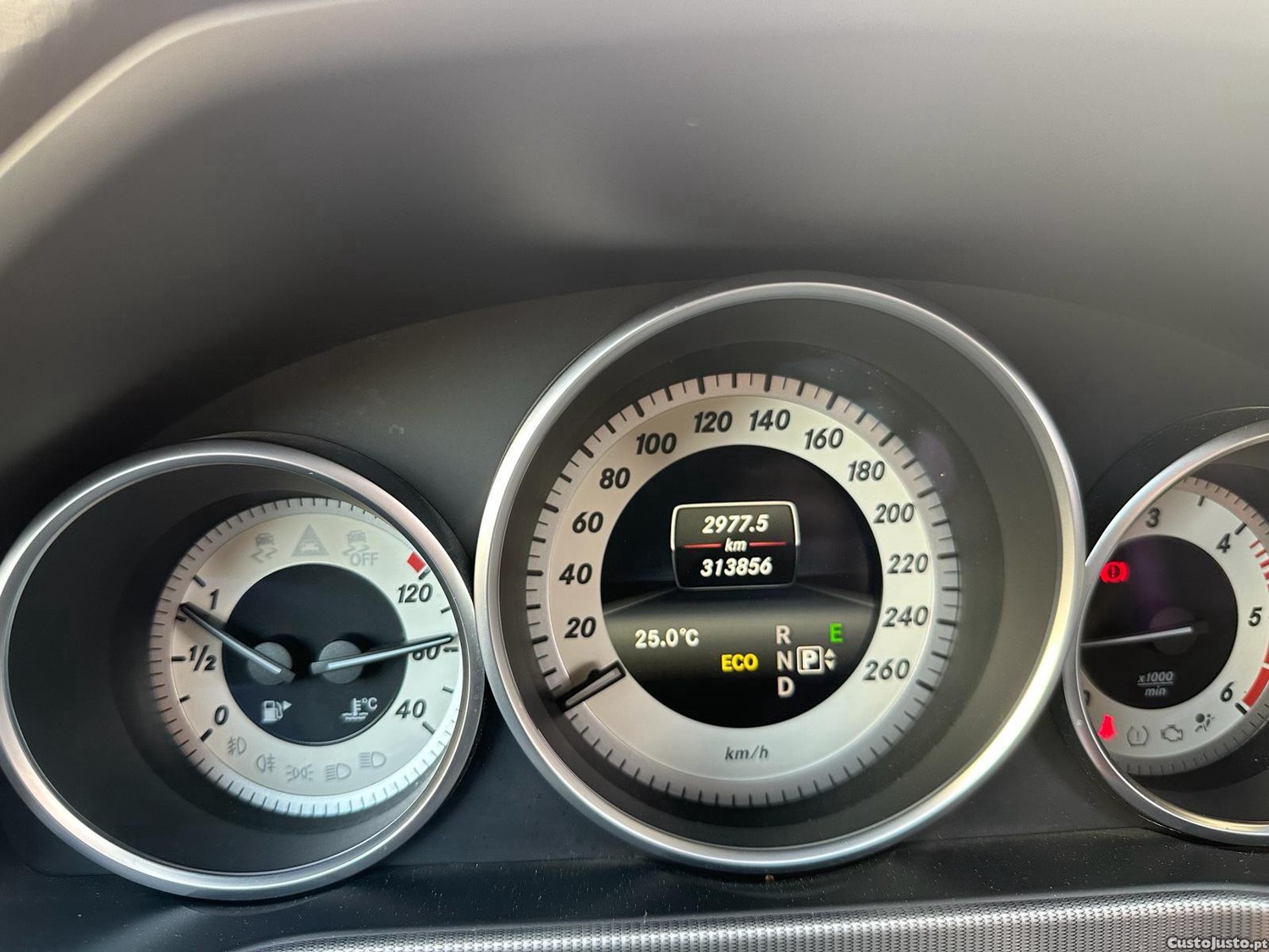 Mercedes-Benz E 250 Avantgard — fotografia 5