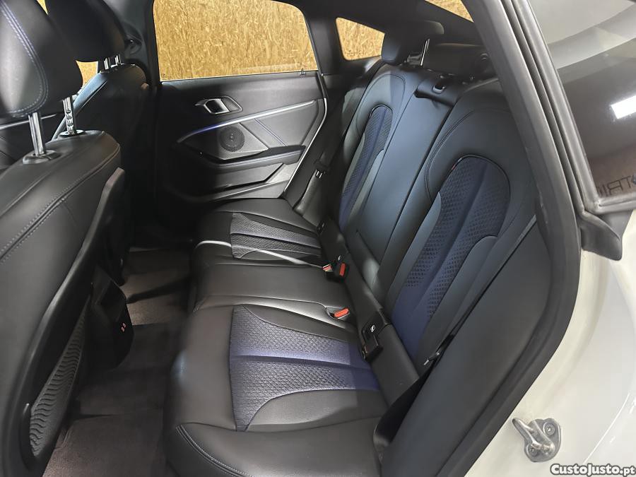 BMW 216 d Pack Desportivo M — fotografia 7