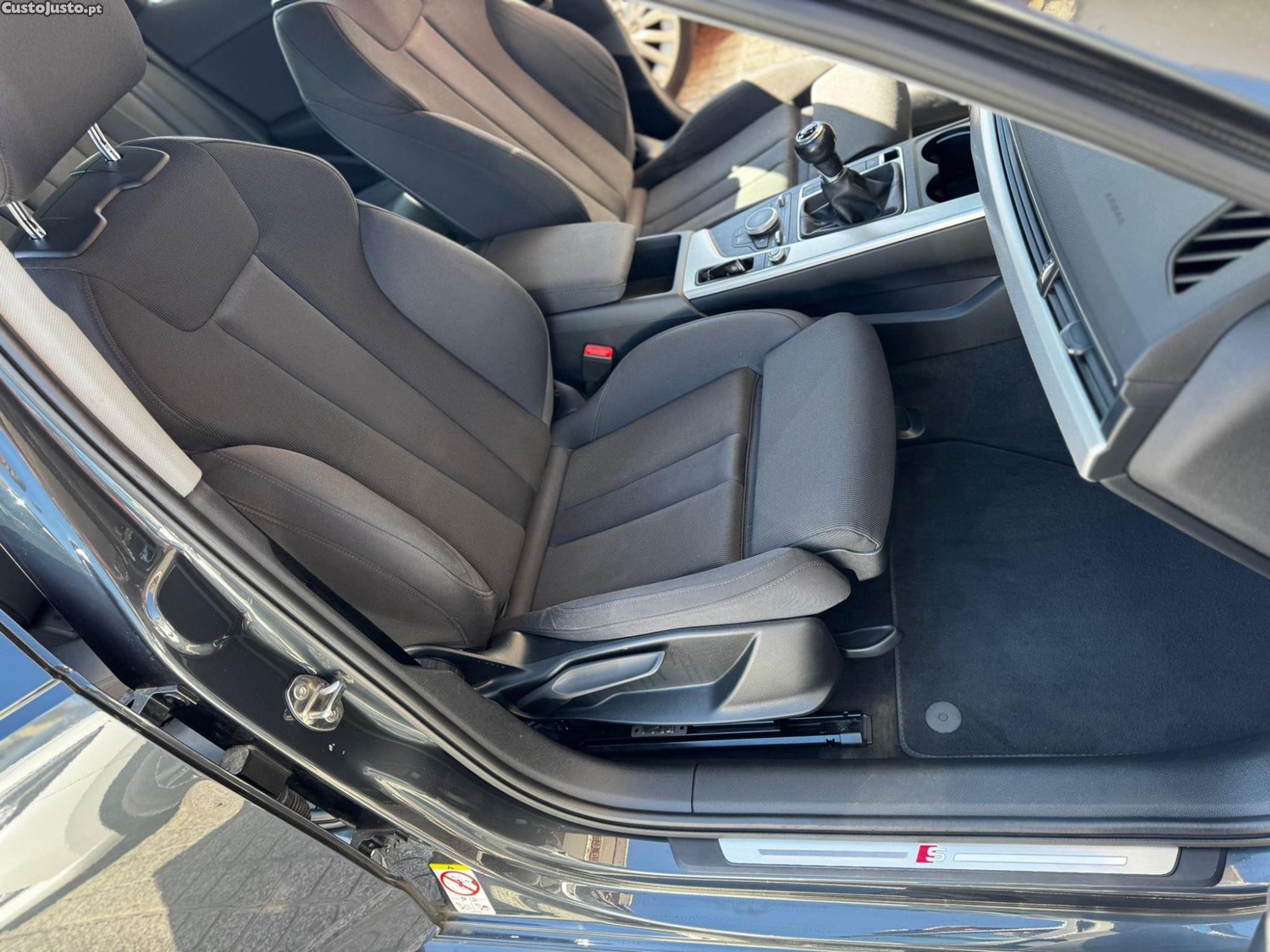 Audi A4 Avant 2.0 TDI S-line — fotografia 2