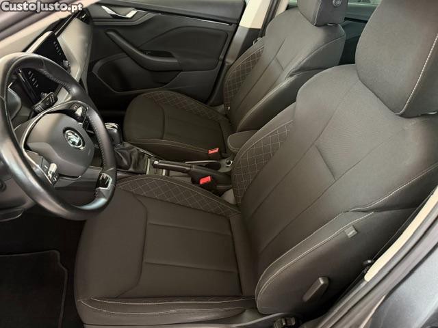 Skoda Kamiq 1.0 TSI DSG — fotografia 8