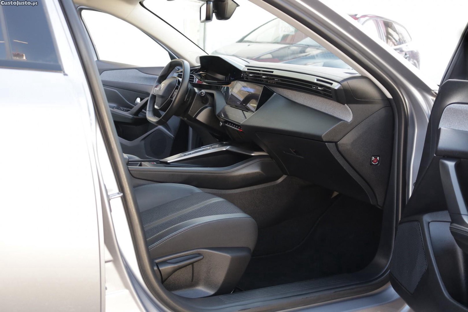 Peugeot 308 SW 1.6 Hybrid Allure Pack e-EAT8 180cv — fotografia 40
