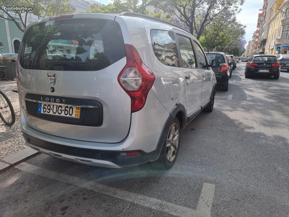 Dacia Lodgy 7 lugares - 18 foto 2