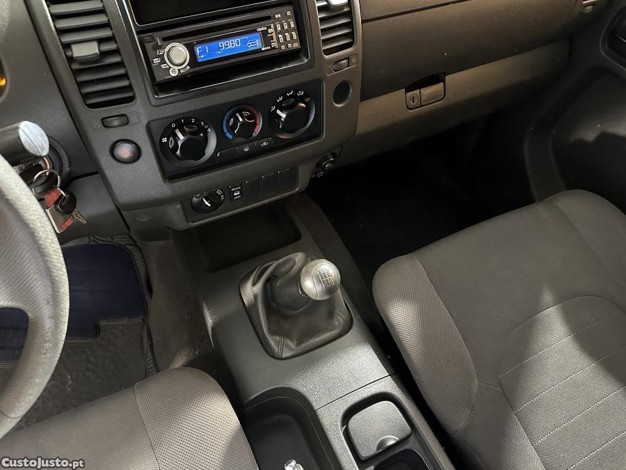 Nissan Navara 2.5 dCi CD LE 4WD — fotografia 7