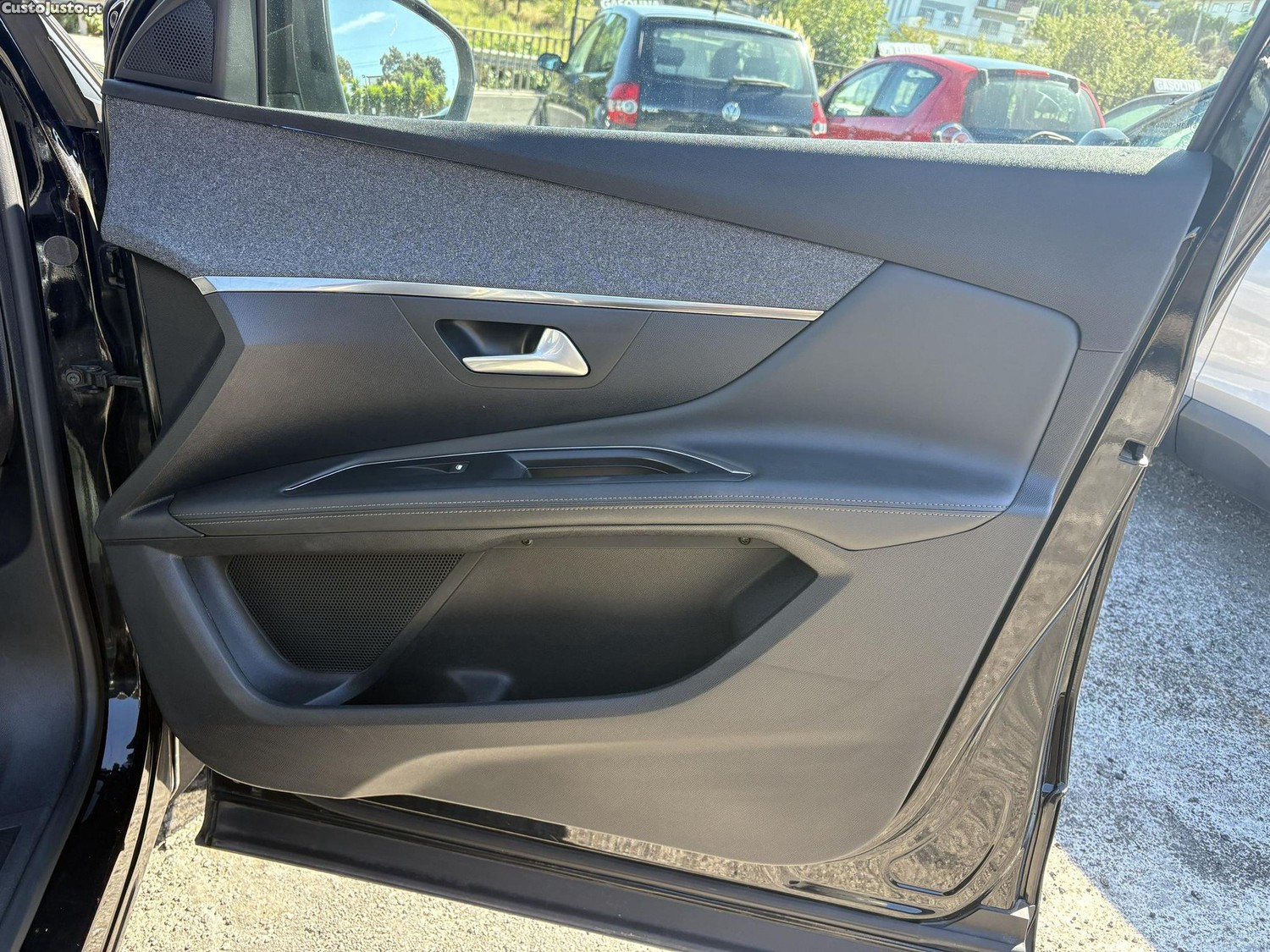 Peugeot 3008 1.2 PureTech Allure EAT8 — fotografia 13