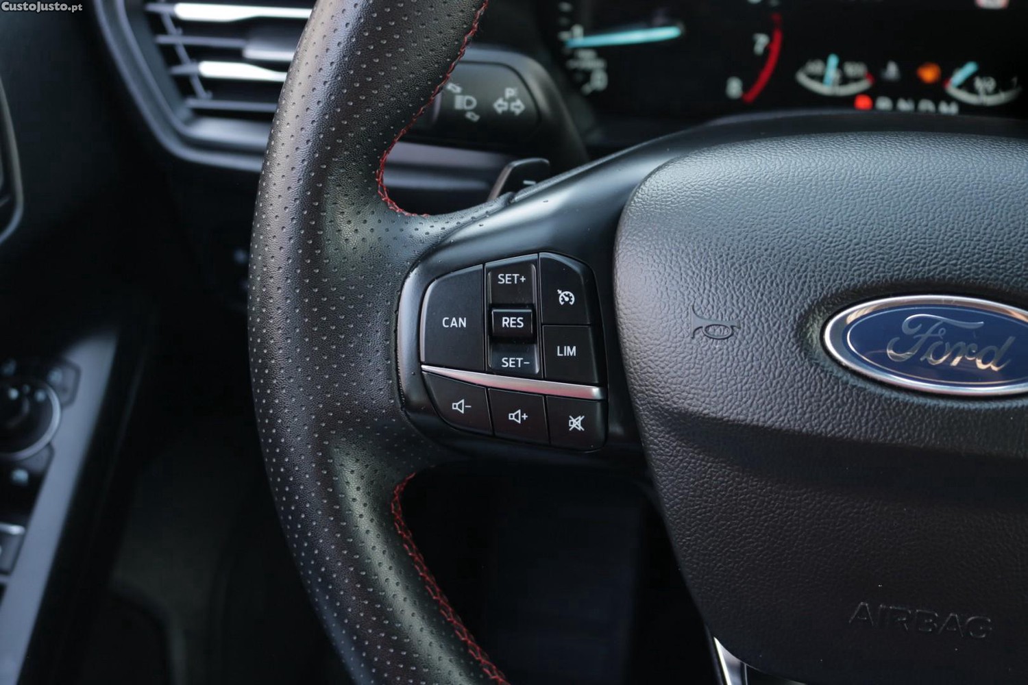 Ford Focus SW 1.0 EcoBoost ST-Line Auto 125cv — fotografia 23