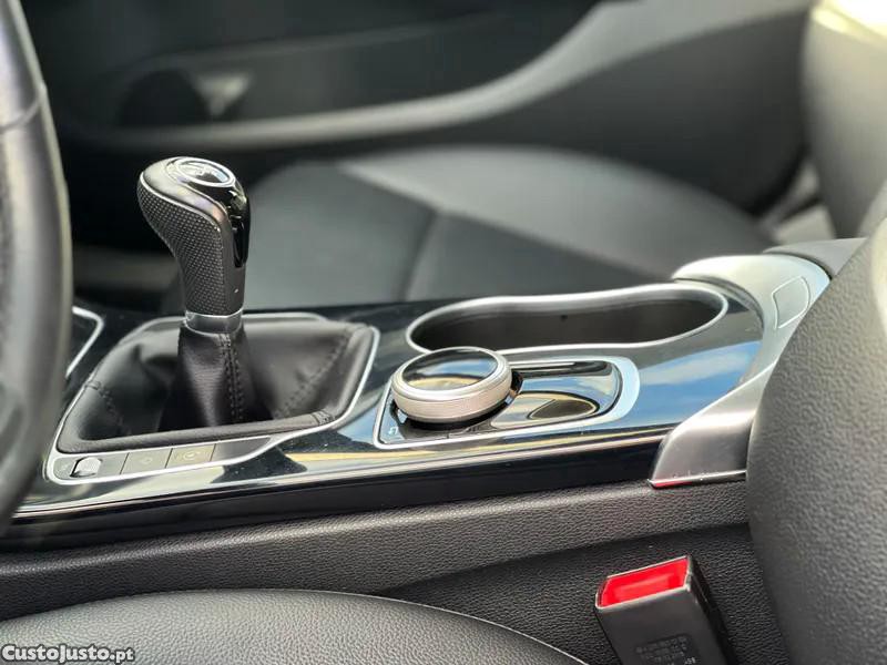 Mercedes-Benz C 180 d Avantgarde — fotografia 17