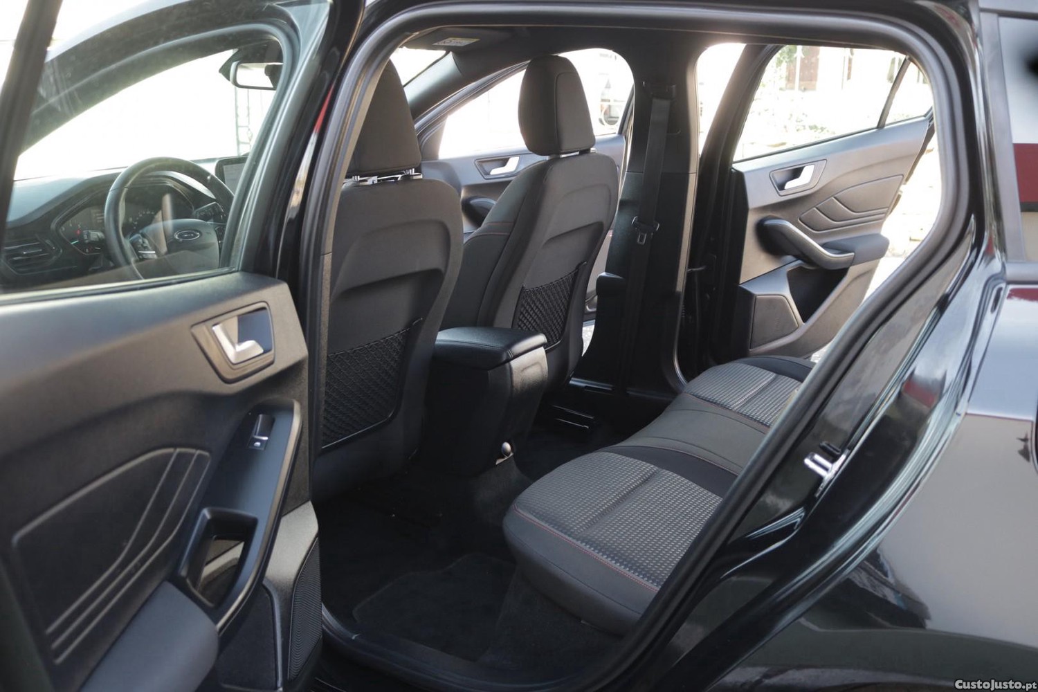 Ford Focus SW 1.0 EcoBoost ST-Line Auto 125cv — fotografia 33