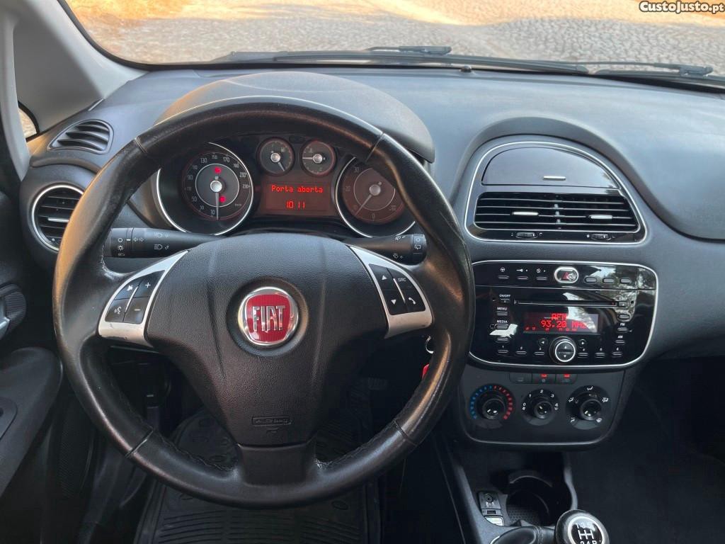 Fiat Punto 1.3 M-Jet Lounge — fotografia 8