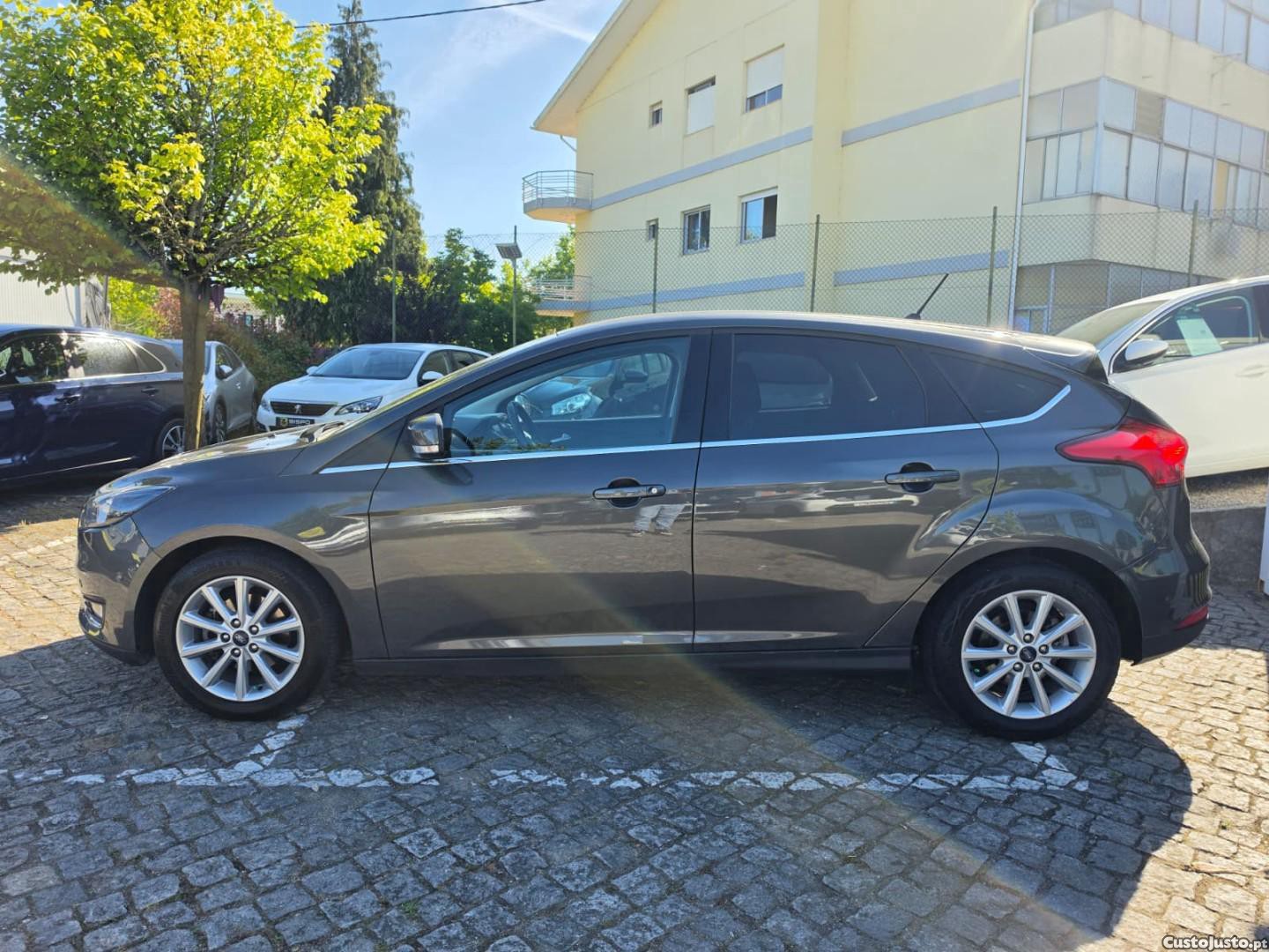 Ford Focus 1.5 TDCi EcoBlue Active — fotografia 18