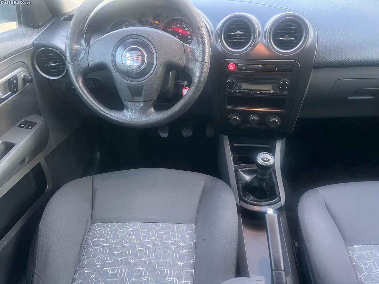 SEAT Ibiza 1.2 Gasolina — fotografia 5