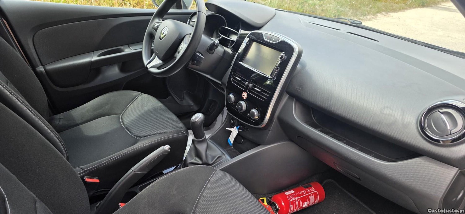Renault Clio 1.5 dCi Dynamique S — fotografia 6