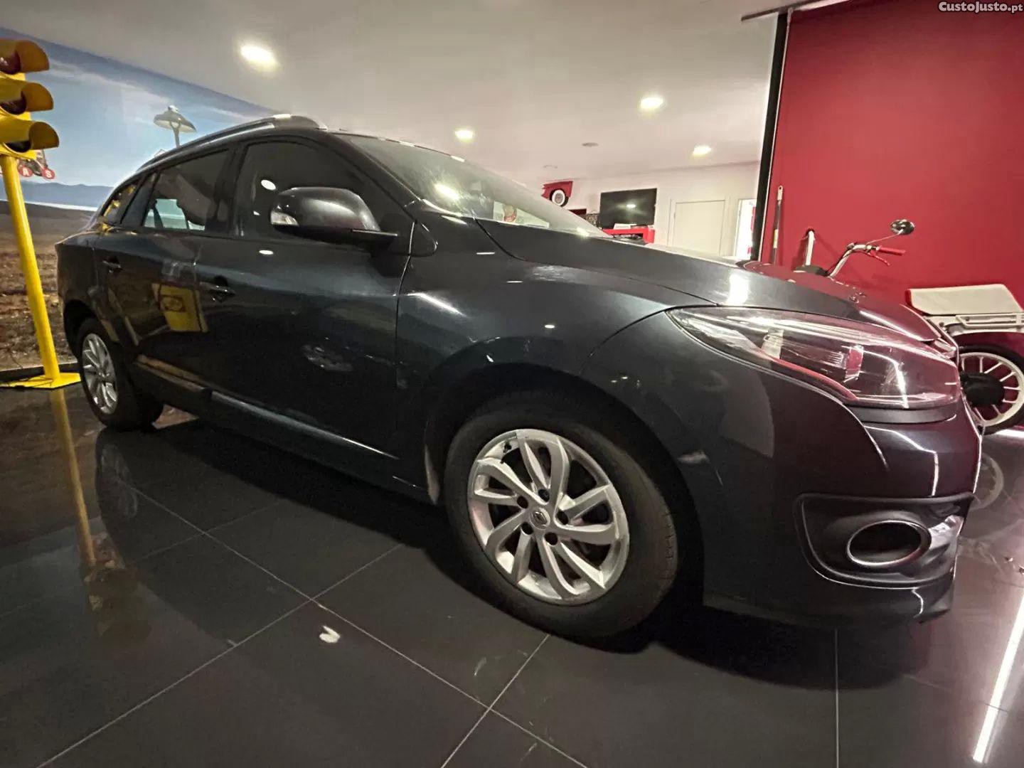 Renault Mégane 1.5 dci limited — fotografia 14