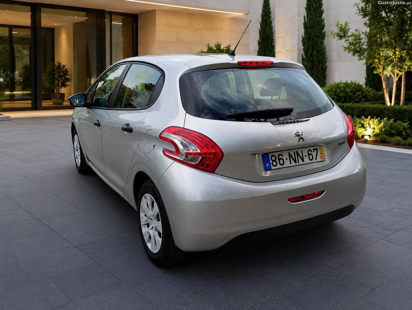 Peugeot 208 1.2 VTi 82 CV NACIONAL — fotografia 8