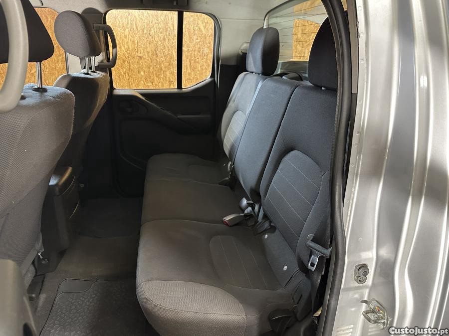 Nissan Navara 2.5 dCi CD LE 4WD — fotografia 6