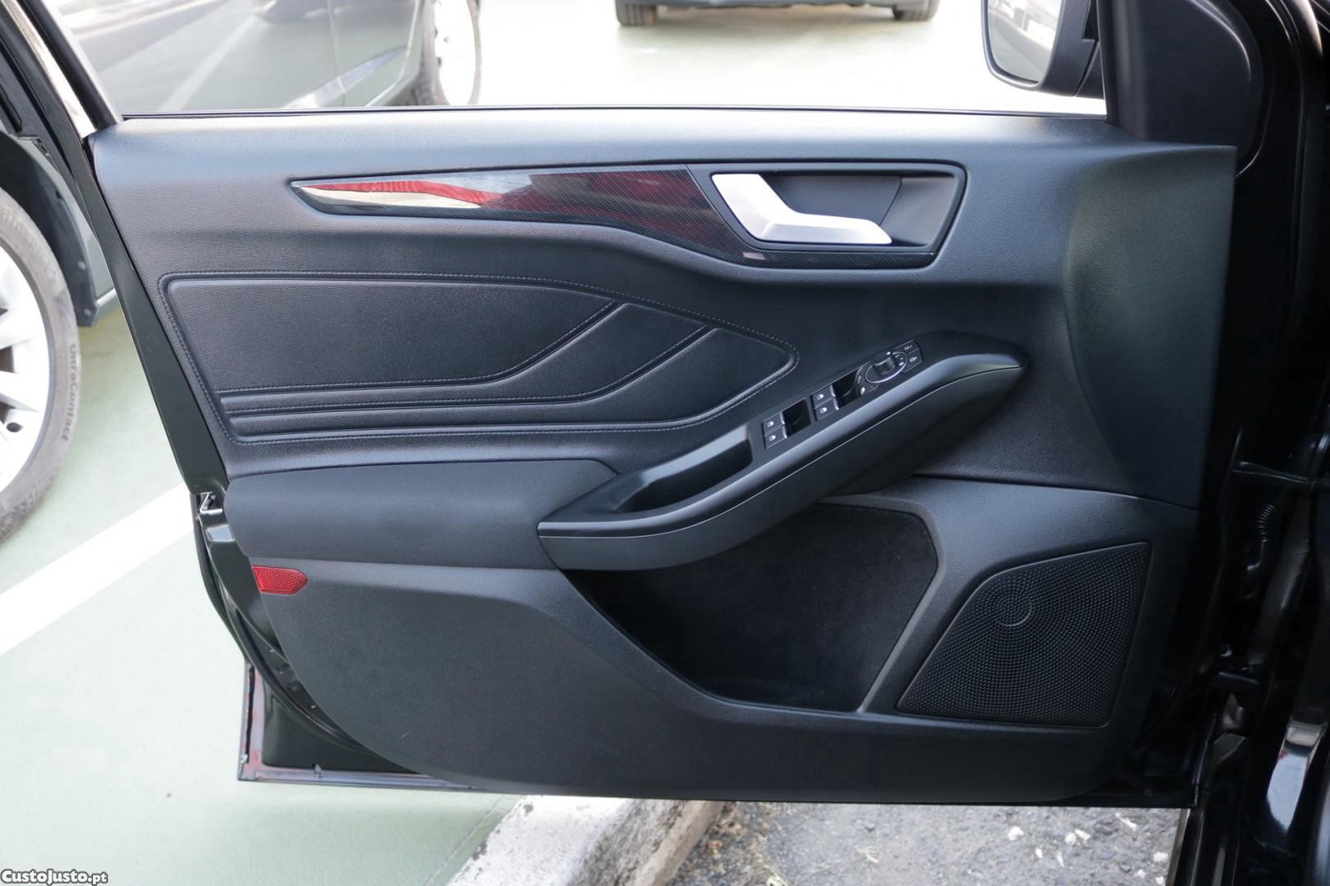 Ford Focus SW 1.0 EcoBoost ST-Line Auto 125cv — fotografia 29