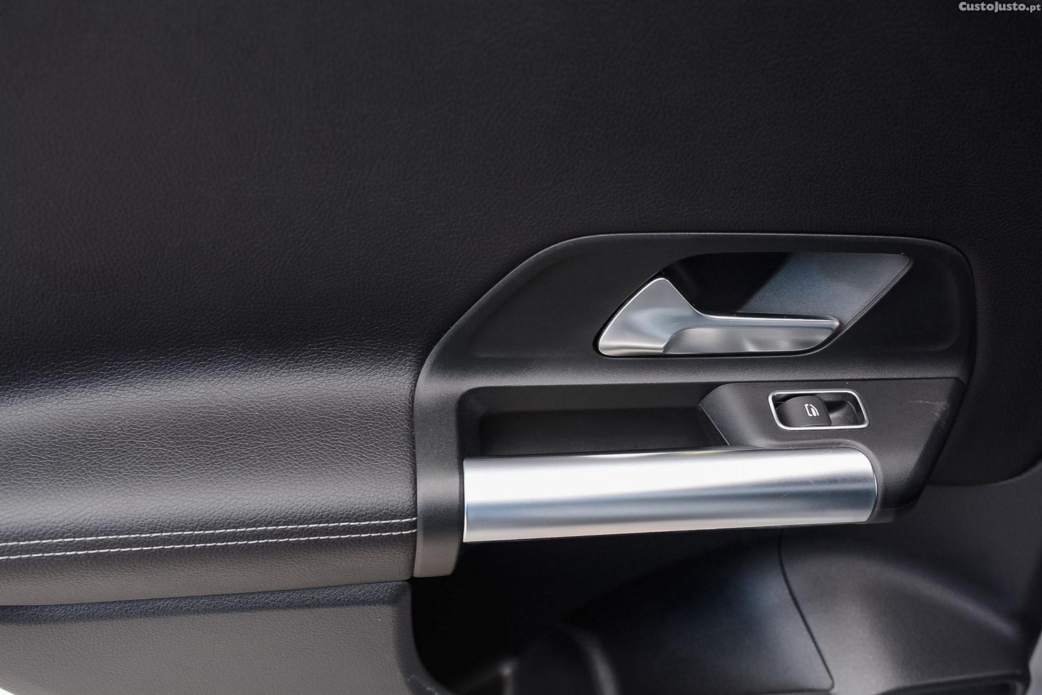 Mercedes-Benz B 180 d Style Plus Aut. — fotografia 4