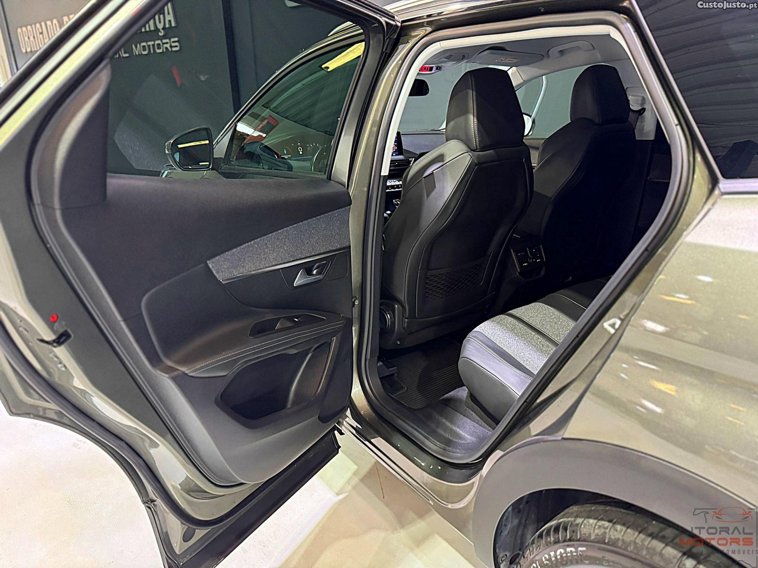 Peugeot 3008 1.2 PureTech Allure Pack EAT8 — fotografia 10