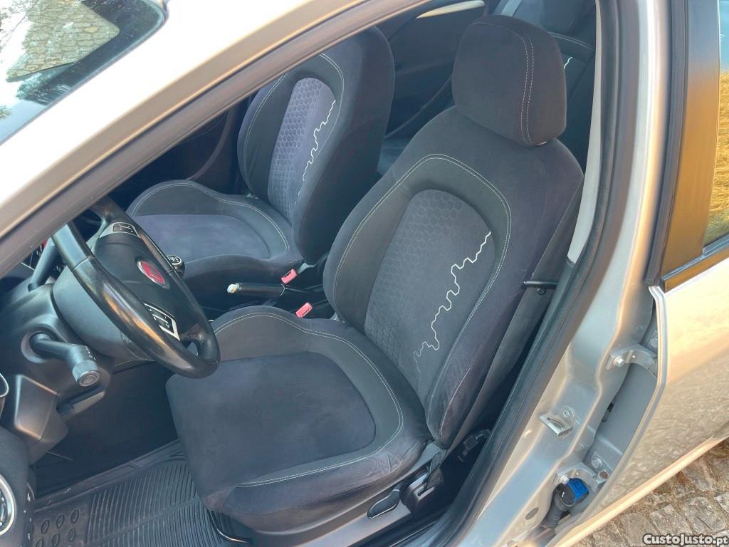 Fiat Punto 1.3 M-Jet Lounge — fotografia 7