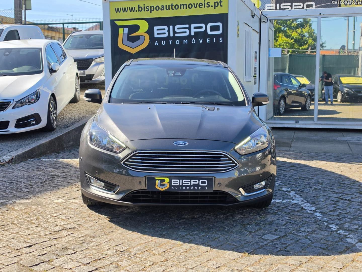 Ford Focus 1.5 TDCi EcoBlue Active — fotografia 16