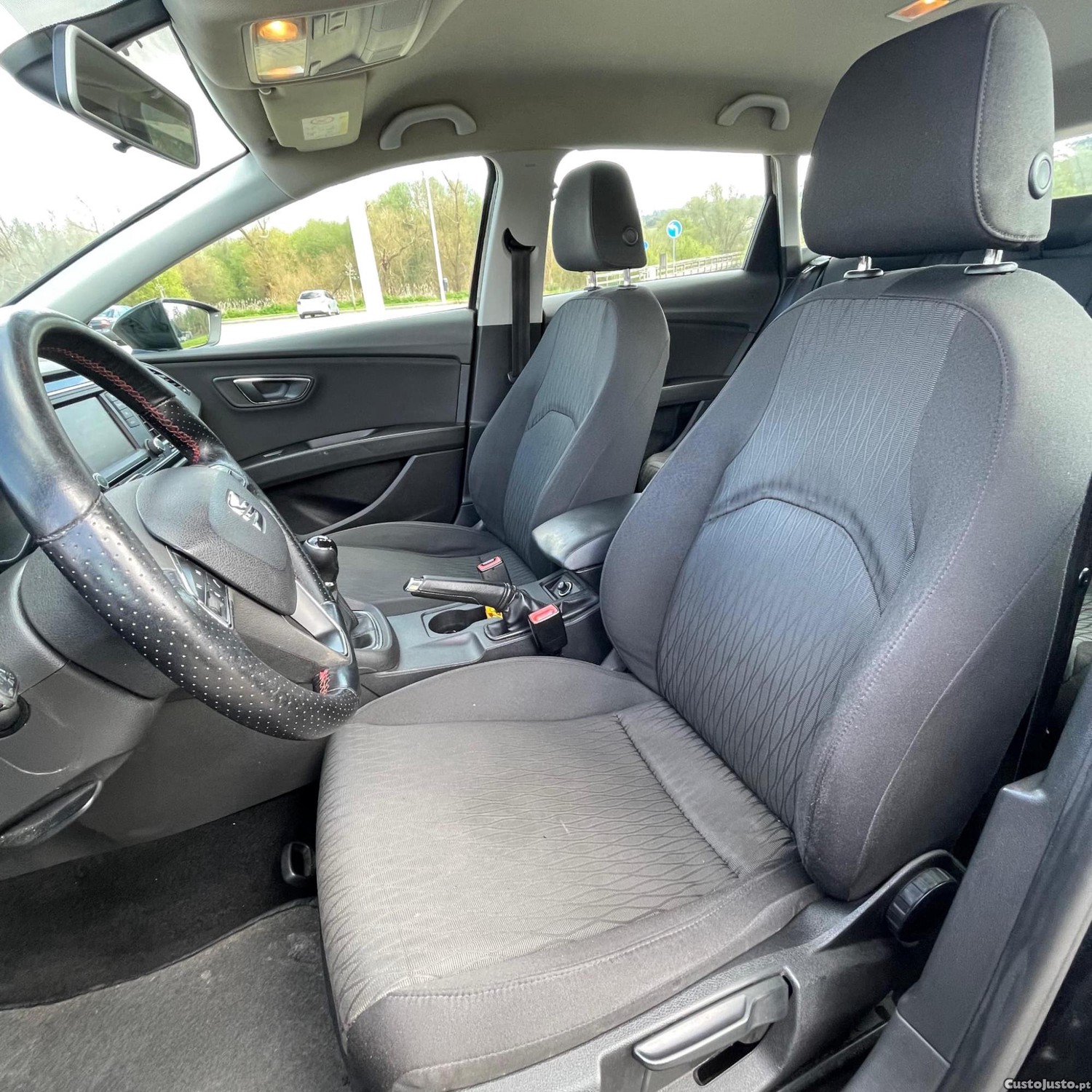SEAT Leon 1.6 TDI 116cv SW — fotografia 7