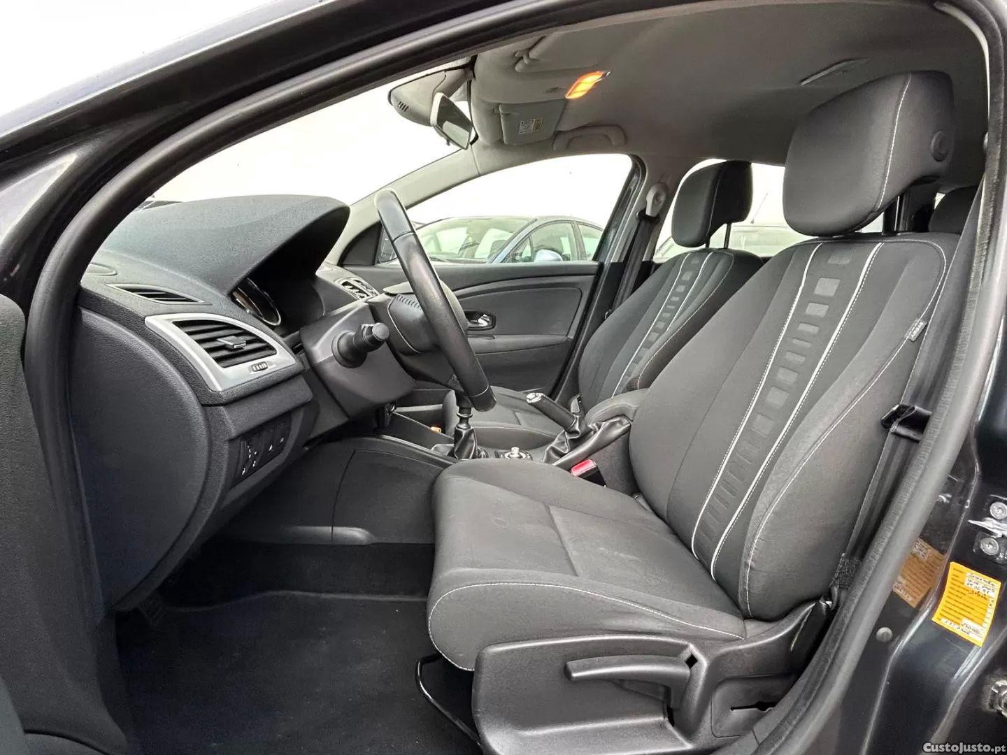 Renault Mégane 1.5 dci limited — fotografia 9