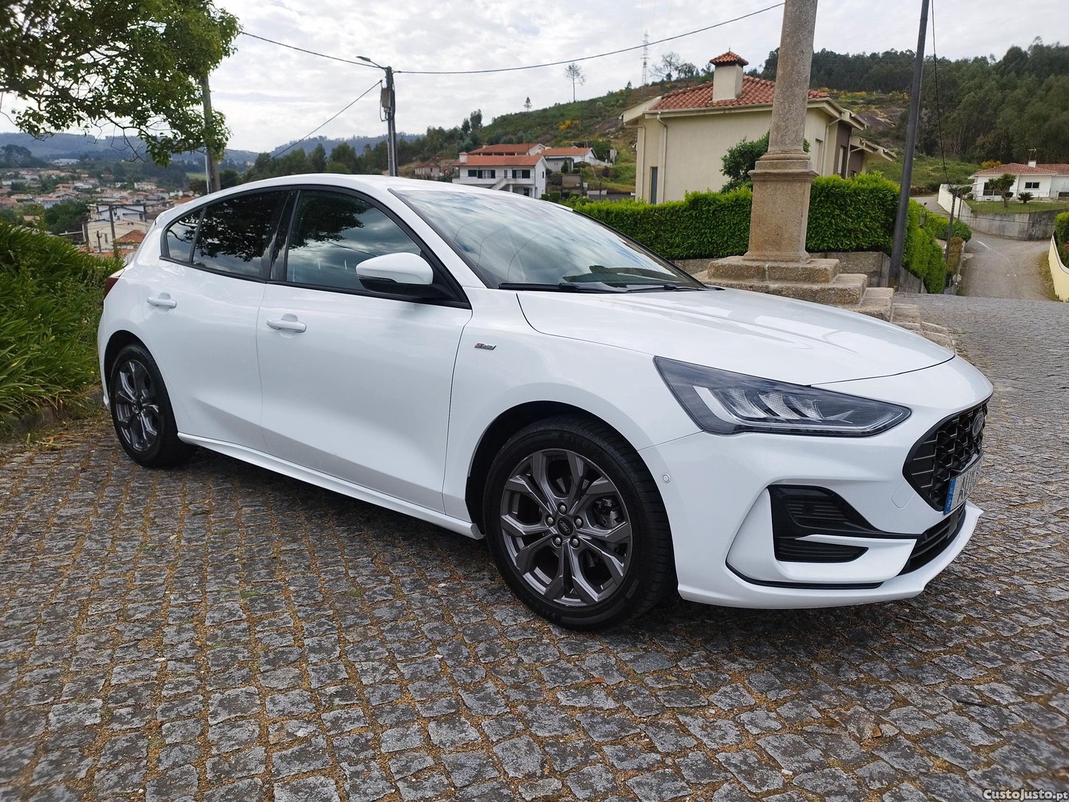 Ford Focus 1.0 ECOBOOST HYBRID ST-LINE — fotografia 10