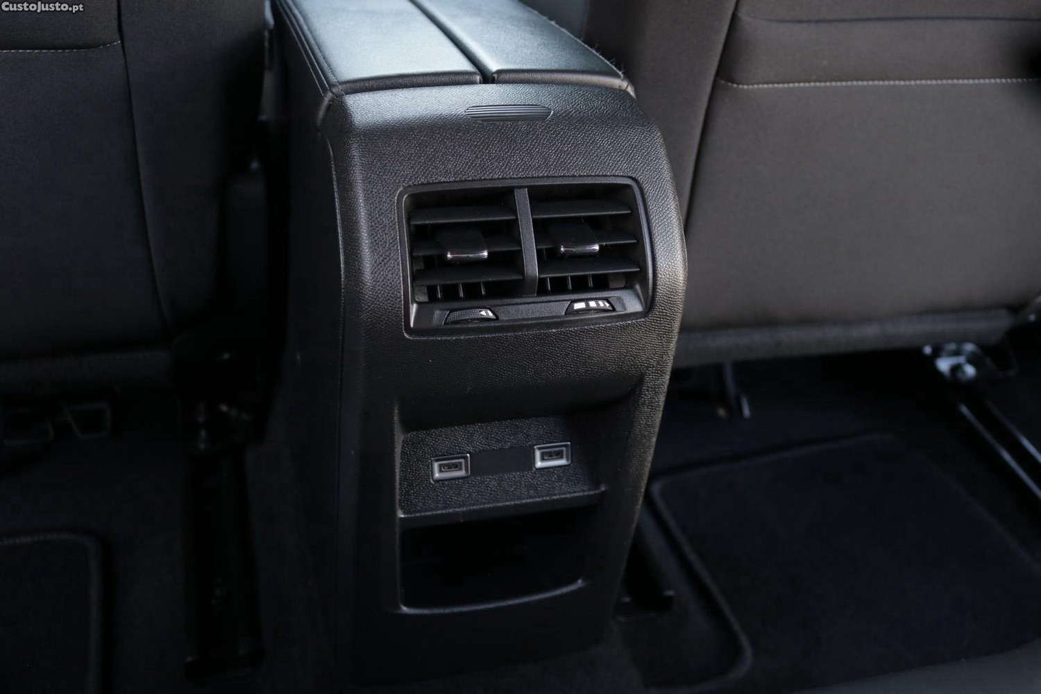 Peugeot 308 SW 1.6 Hybrid Allure Pack e-EAT8 180cv — fotografia 32