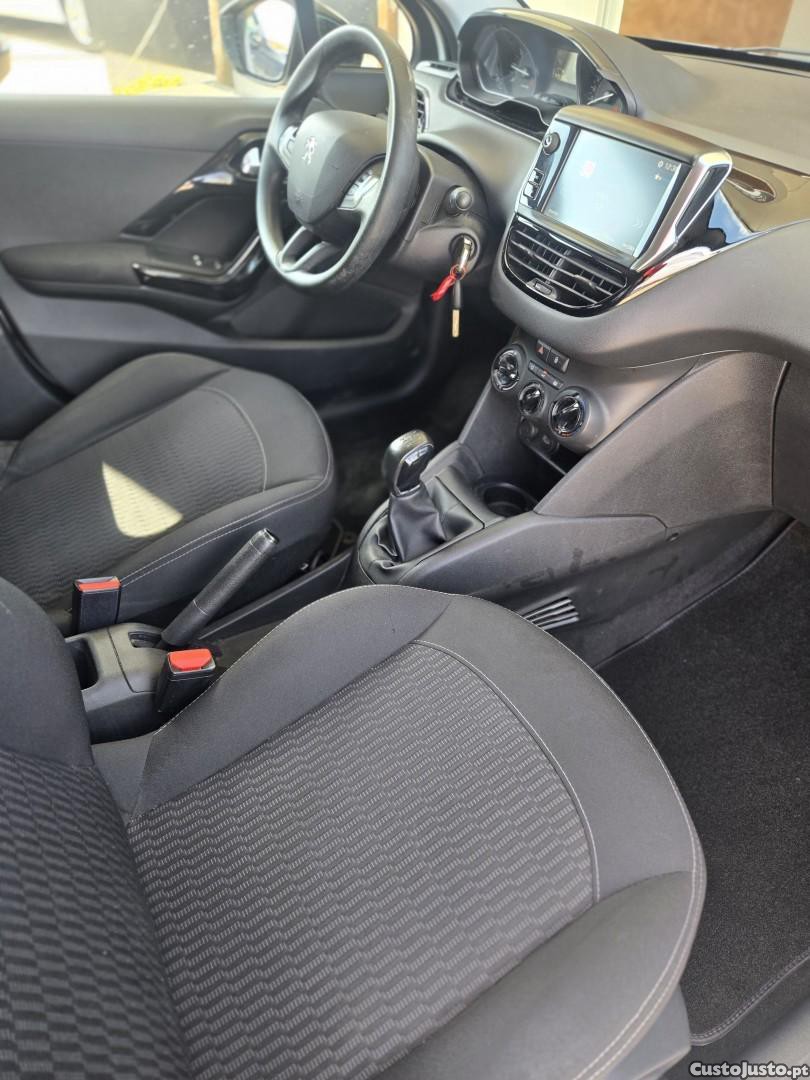 Peugeot 208 1.2 PureTech Active — fotografia 4