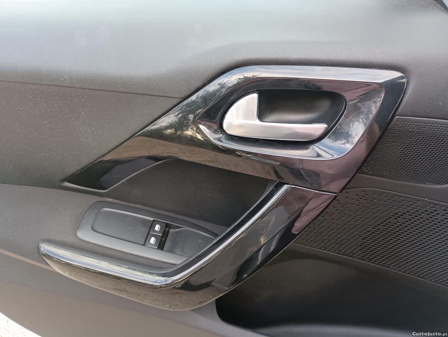 Peugeot 208 1.2 VTi 82 CV NACIONAL — fotografia 6