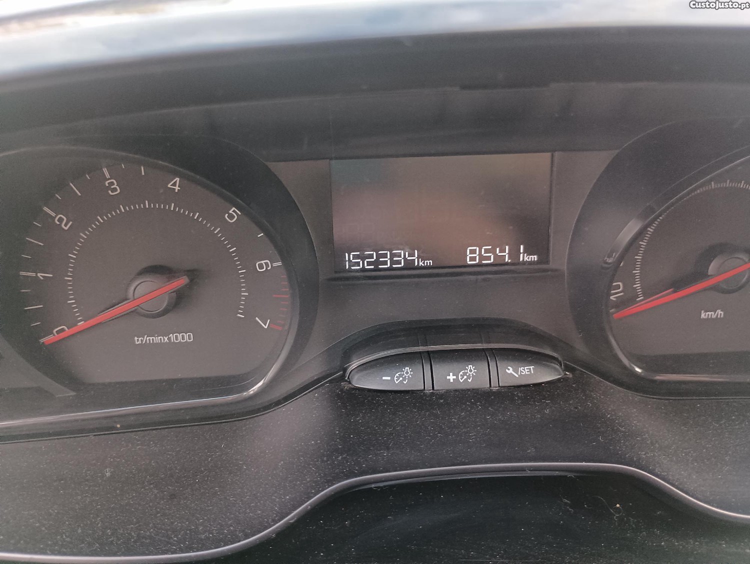 Peugeot 208 1.2 VTi 82 CV NACIONAL — fotografia 7