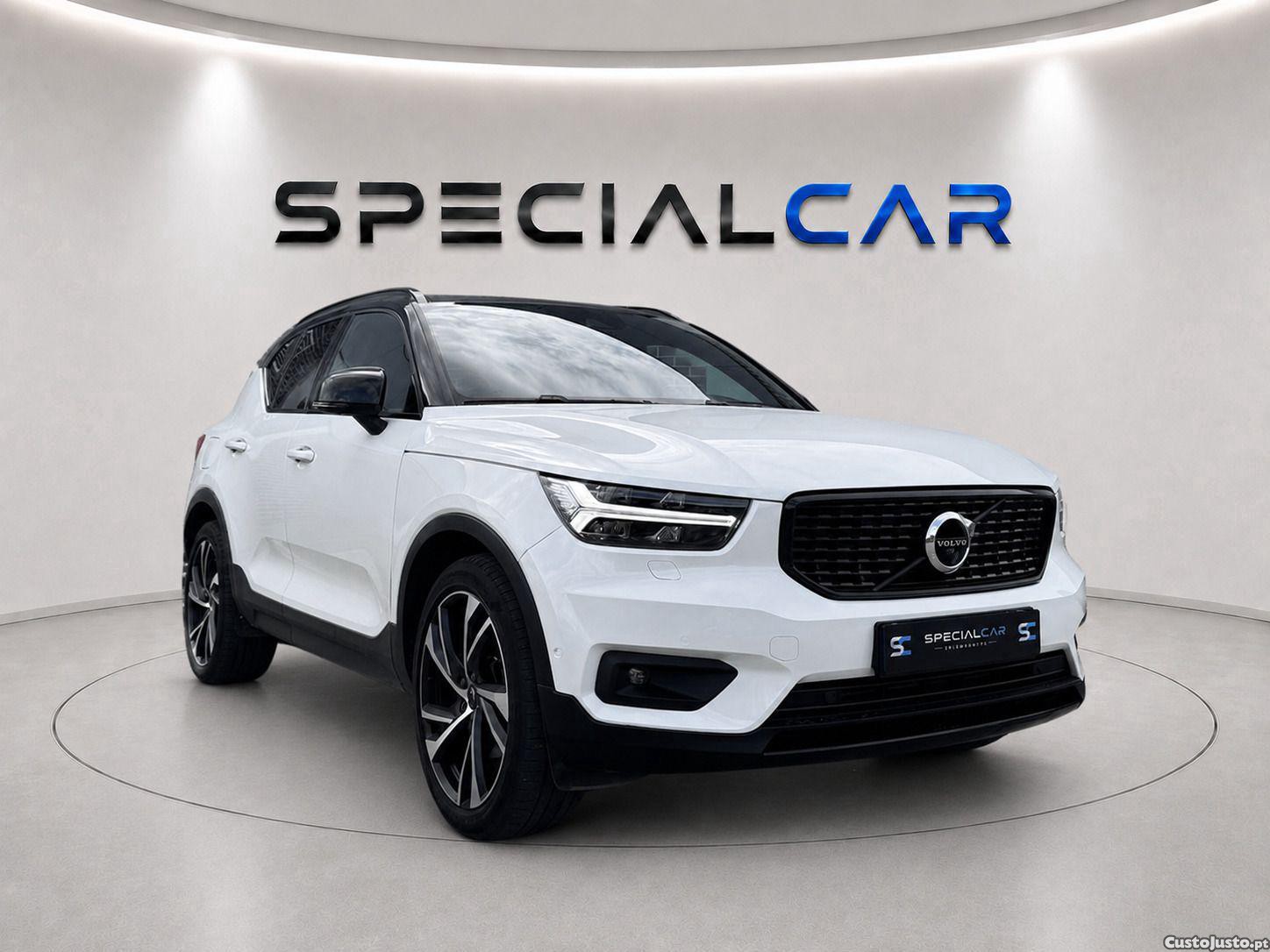Volvo XC 40 2.0 D4 R-Design AWD — fotografia 19