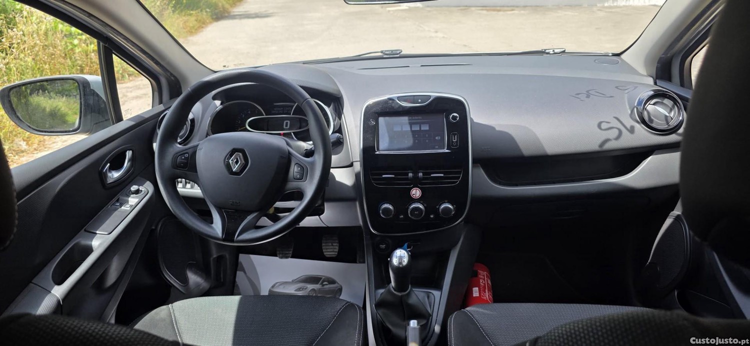 Renault Clio 1.5 dCi Dynamique S — fotografia 7
