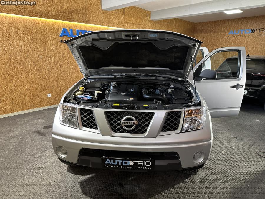 Nissan Navara 2.5 dCi CD LE 4WD — fotografia 4