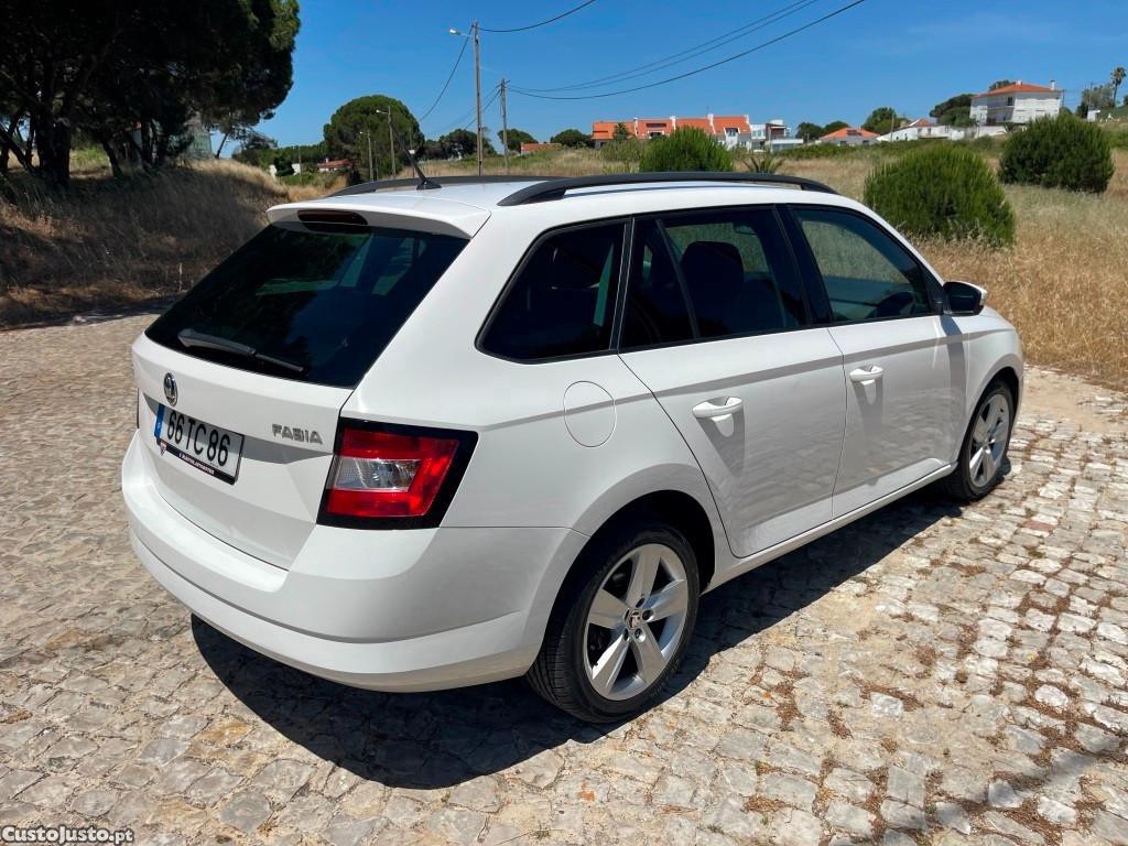 Skoda Fabia Break 1.4 TDI Style — fotografia 10