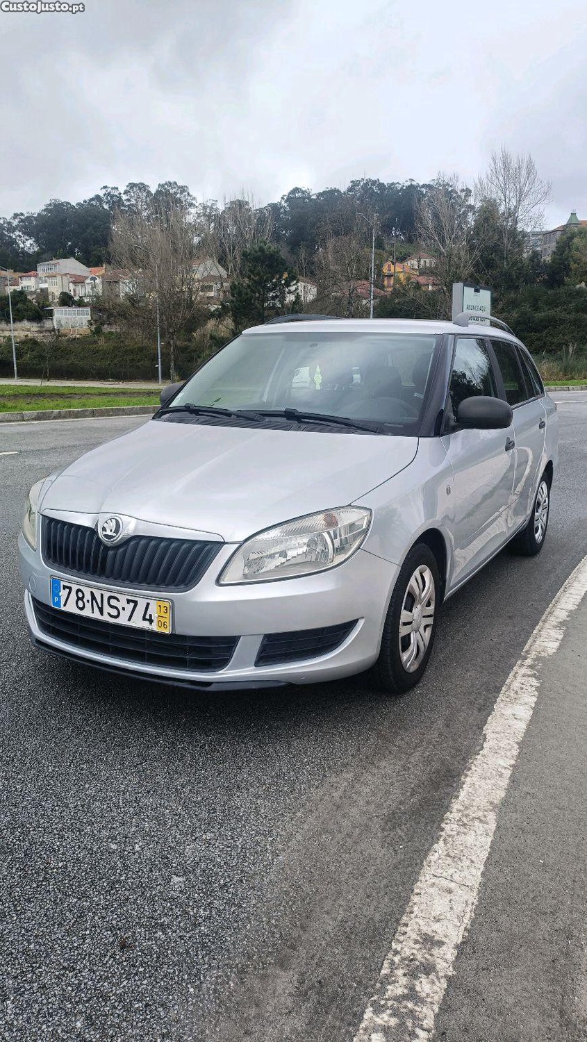 Skoda Fabia carrinha — fotografia 8