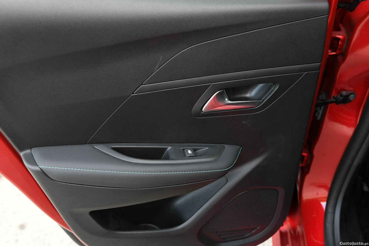 Peugeot 208 1.2 PureTech Allure EAT8 — fotografia 3