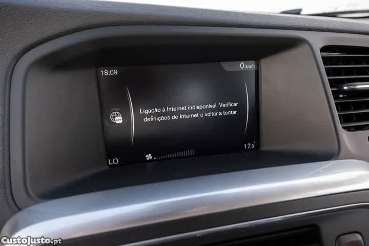 Volvo V60 2.0 D2 Kinetic geartronic — fotografia 7