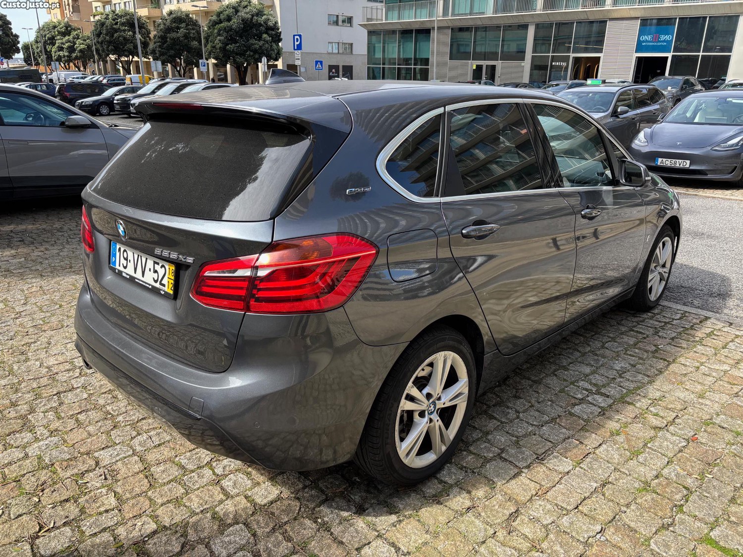 BMW 225 Xe — fotografia 2