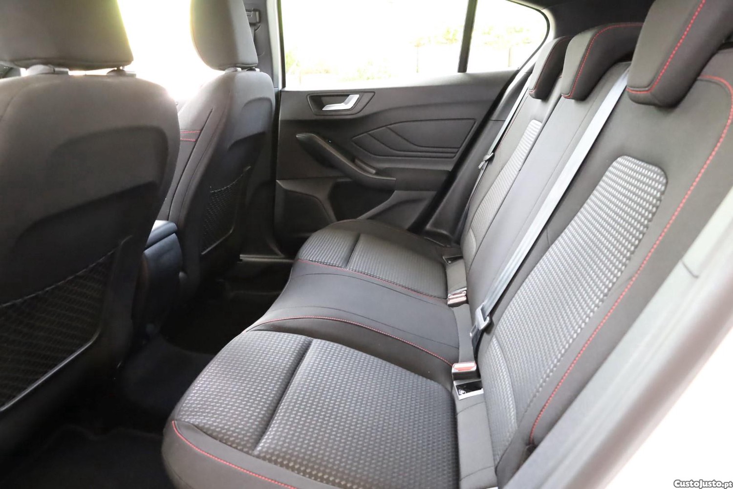 Ford Focus 1.0 EcoBoost MHEV ST-Line Aut. — fotografia 3