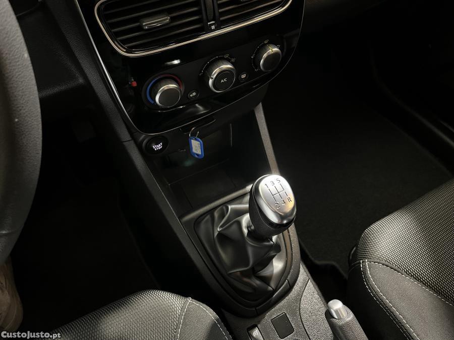 Renault Clio 1.5 dCi Business — fotografia 8