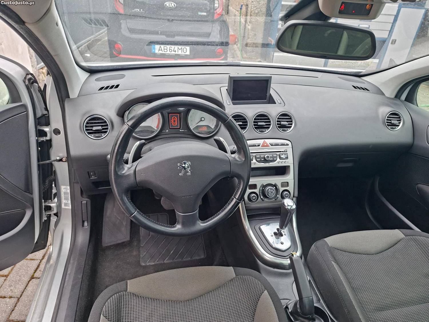 Peugeot 308 1600HDI SPORT CMP6 AUTOMÁTICO — fotografia 10