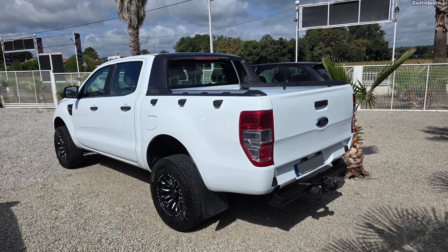 Ford Ranger Double Cab 2.2 TDCi 125cv — fotografia 11