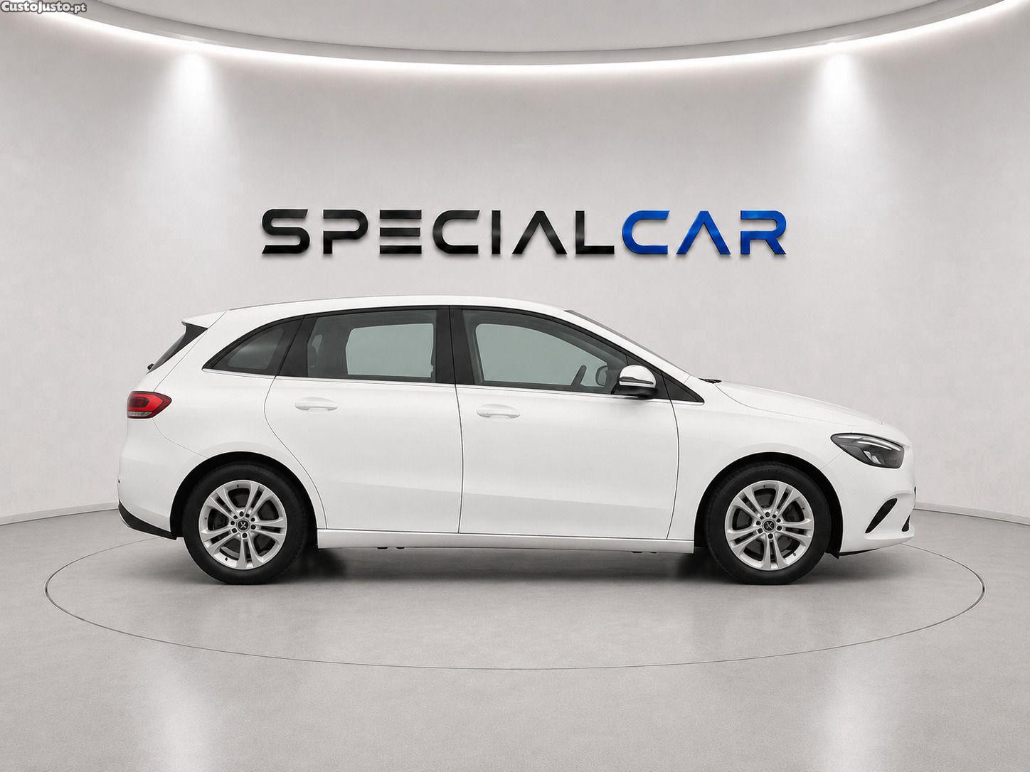 Mercedes-Benz B 180 d Style Plus Aut. — fotografia 19