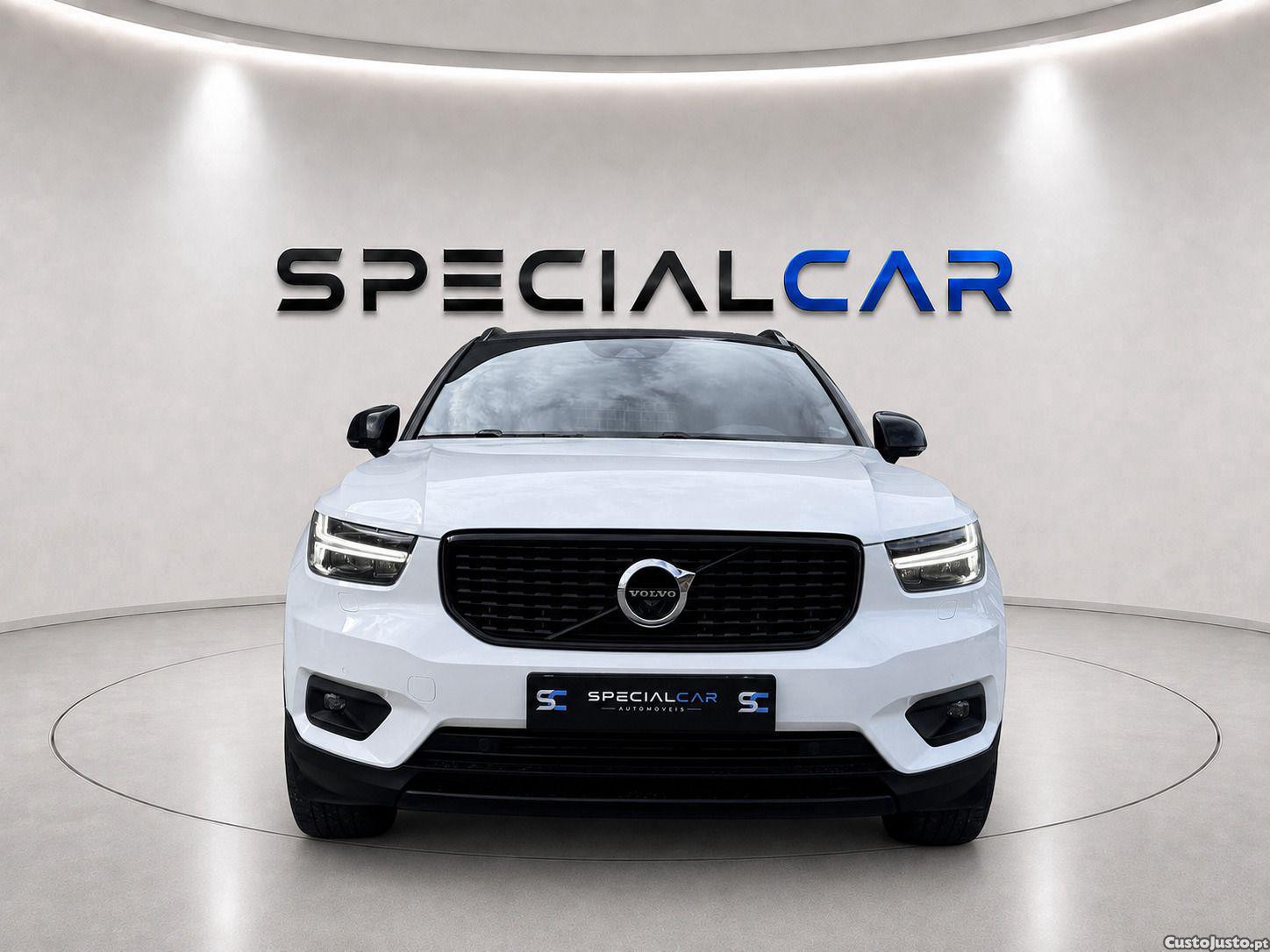 Volvo XC 40 2.0 D4 R-Design AWD — fotografia 20