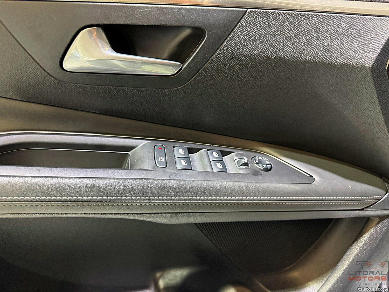 Peugeot 3008 1.2 PureTech Allure Pack EAT8 — fotografia 8