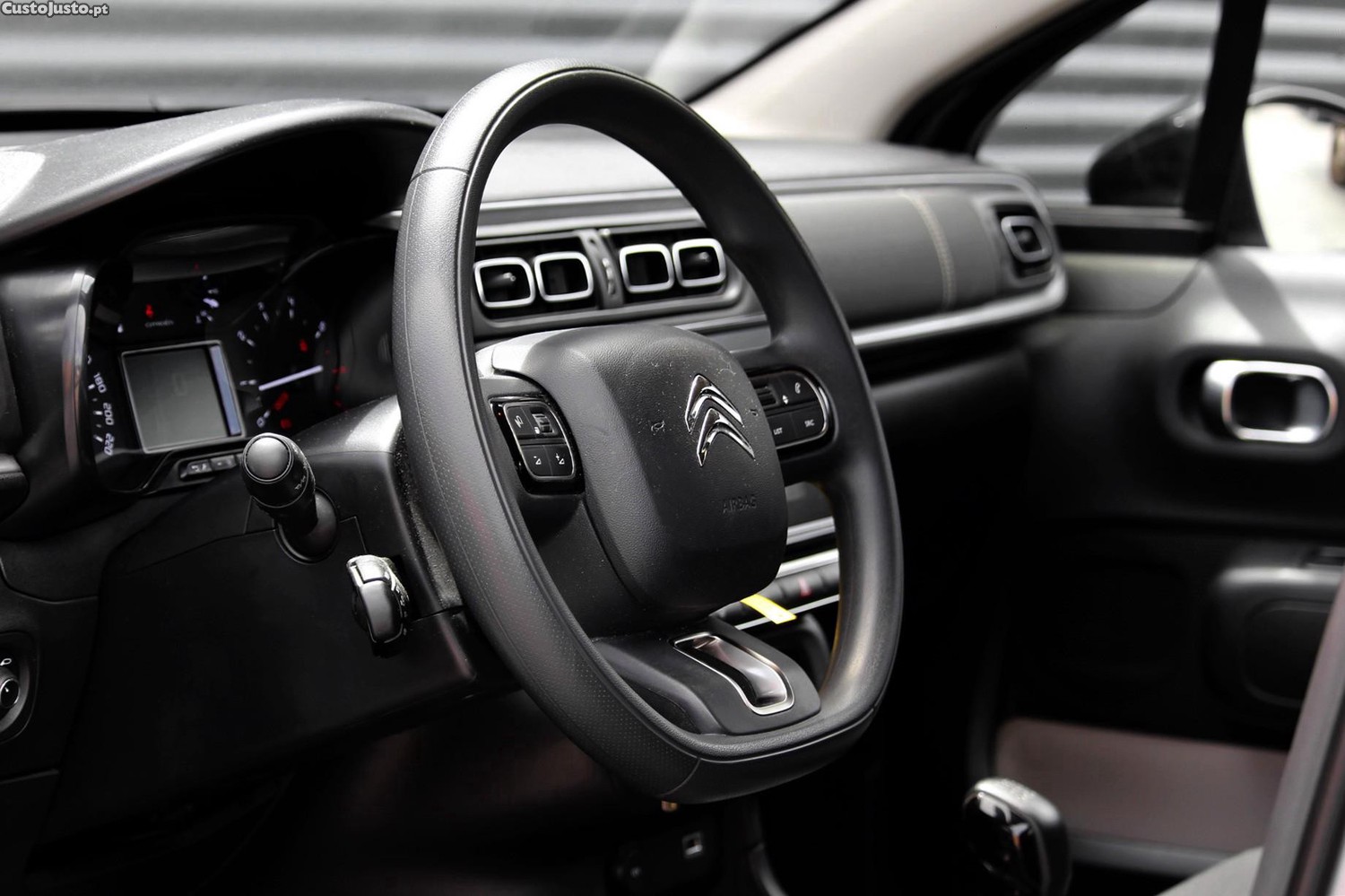 Citroën C3 1.2 PureTech C-Series — fotografia 17